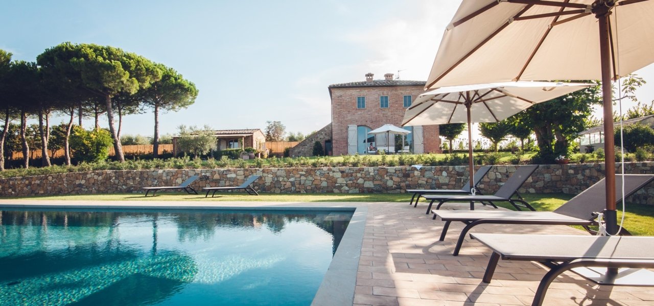 Villa Icario edge pool